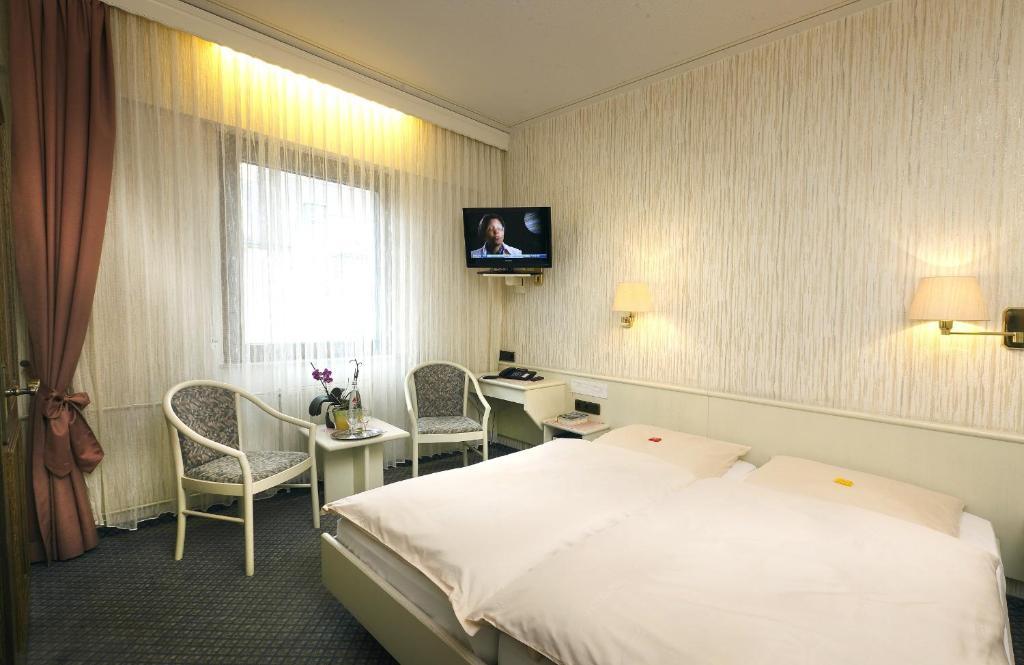 Hotel Pohl Kinheim Værelse billede